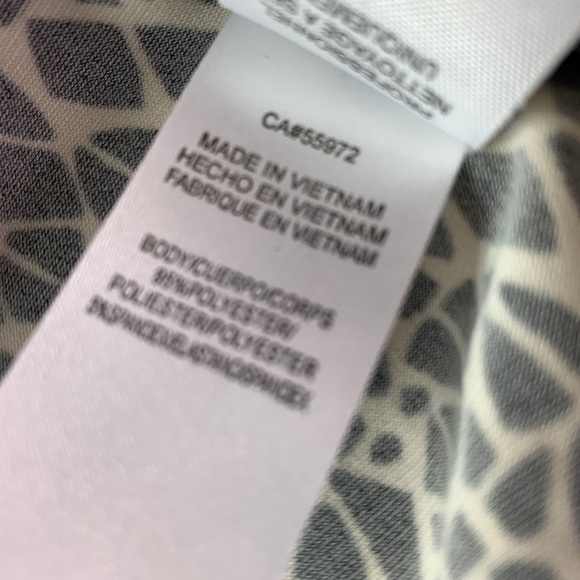 Laundry by Shelli Segal - Picture 7 of 8